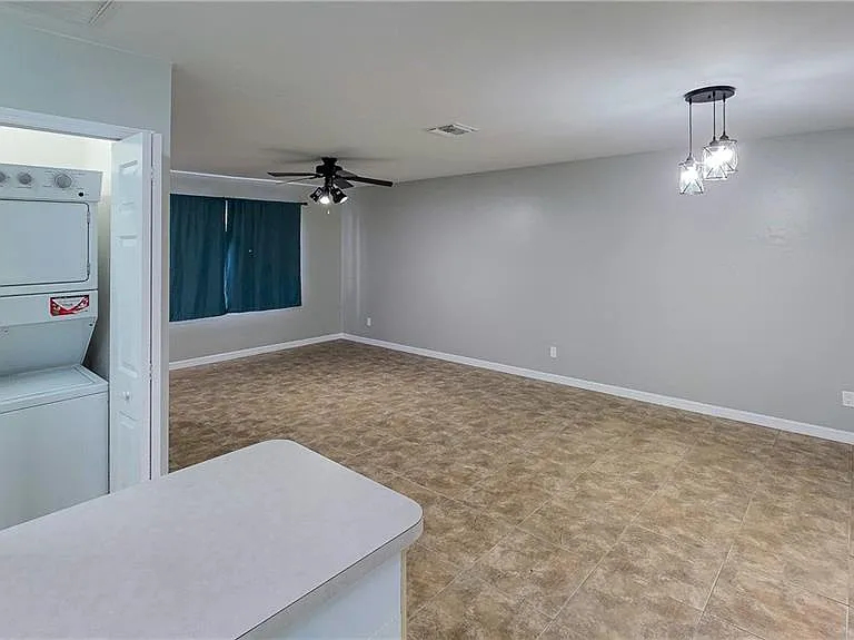 7319 Albany Rd — Photo 9
