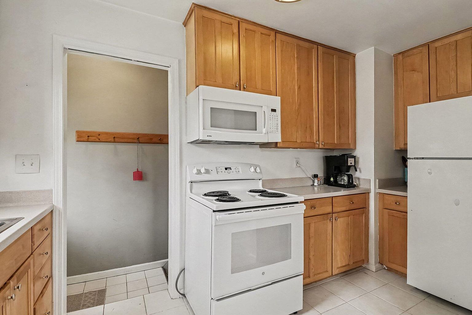 2280 Royal Ave, photo 8
