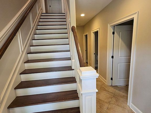 2nd image of 2571 Grand Oaks Dr