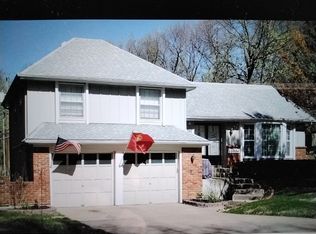 10004 Century Ln, Lenexa, KS 66215
