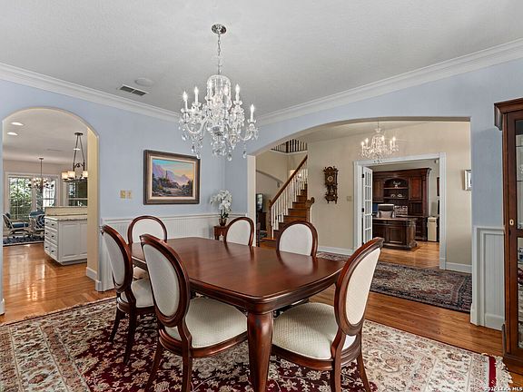 4th image of 6 Walford Ct