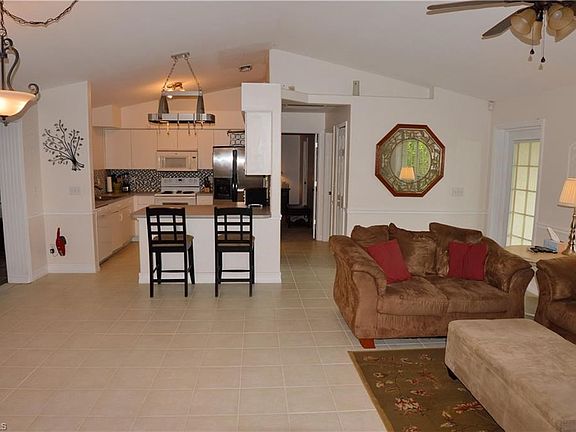 5th image of 3824 Hillandale St