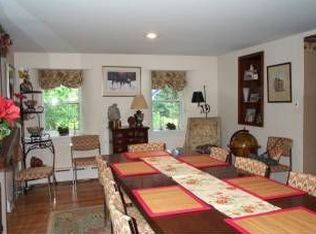 709 Sugars Bridge Rd, West Chester, PA 19380