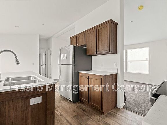 4th image of 5925 E Tulare Ave Unit 110