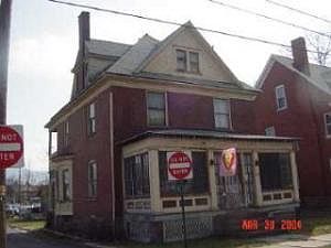 1st image of 733 Louisa St