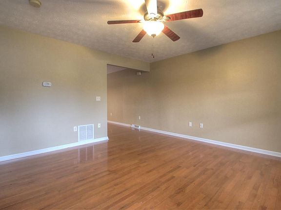 5th image of 308 Katherine Ct