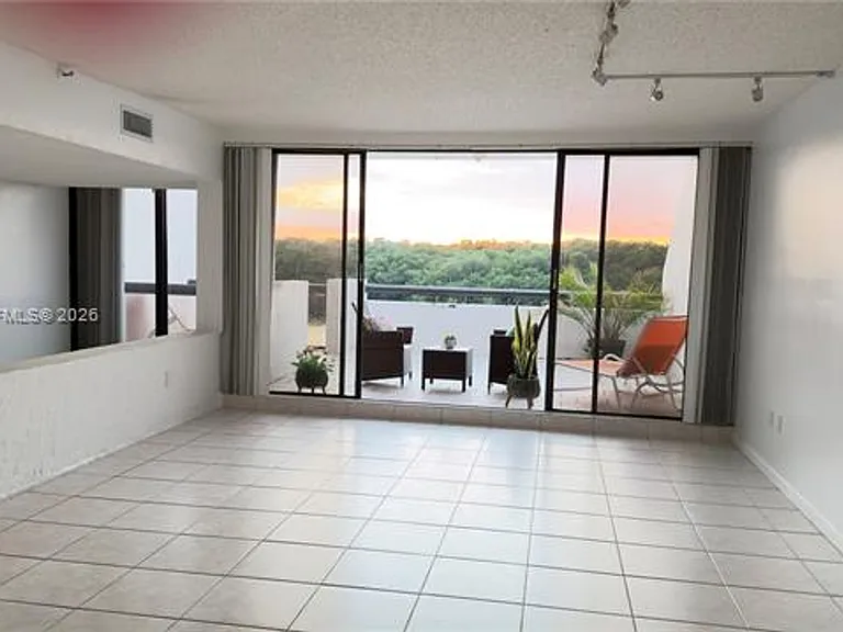 456 Poinciana Dr #CU-1620 — Photo 16