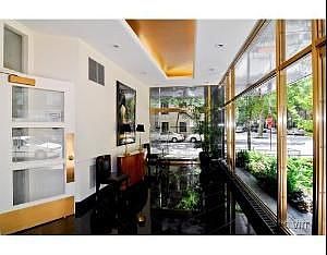 2nd image of 1335 N Astor St APT 15A