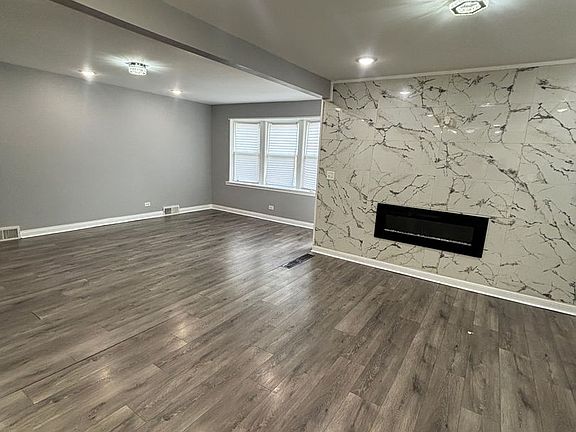 5th image of 10944 S Wallace St