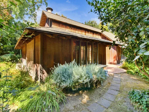 601 Shangri Ln, Sacramento, CA 95825