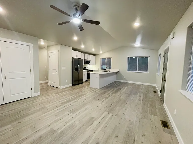 6150 W Karen St #2-4 — Photo 10