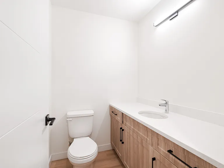 260 Wellington Cres #11 — Photo 11