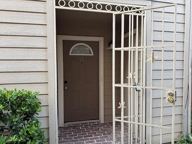 1 bed, 1.0 bath, 762 sqft, $1,200 — Photo 2