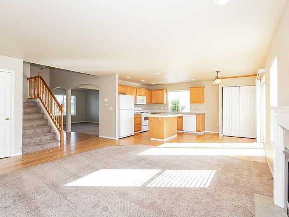 3rd image of 9018 191st St E