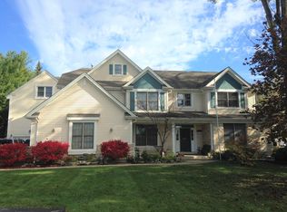 641 N Wilke Rd, Arlington Heights, IL 60005