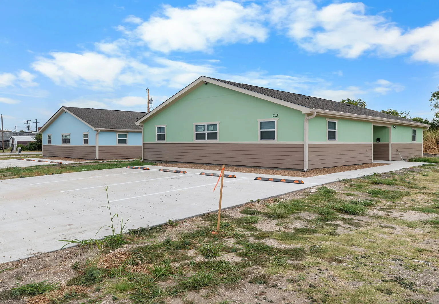 203 S Commerce St — Photo 1