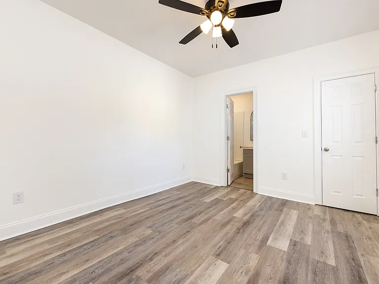 400 S Sanford St #A — Photo 18