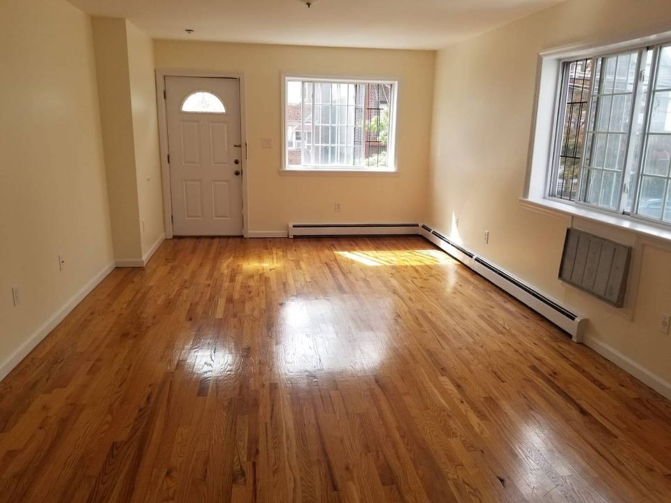 1st image of 847 E 226th St #2