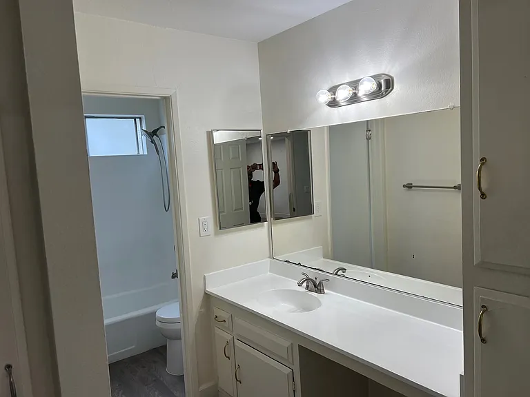 1000 W Macarthur Blvd #67 — Photo 15