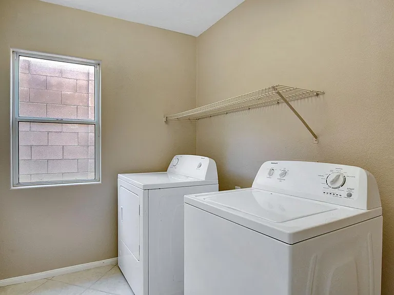 469 Annotto Bay St — Photo 34