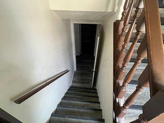 5th image of 3729 20th Ave S