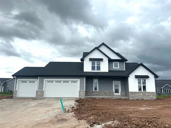 W5073 Blue Heron Ct, Sherwood, WI 54169