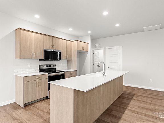 3rd image of 3868 W Amapola Dr