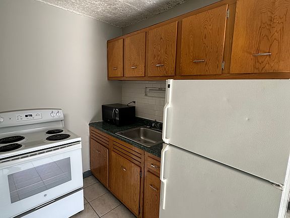 2nd image of 31 Austin St APT 3B