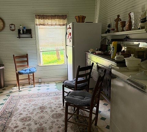 4th image of 209 Montgomery St
