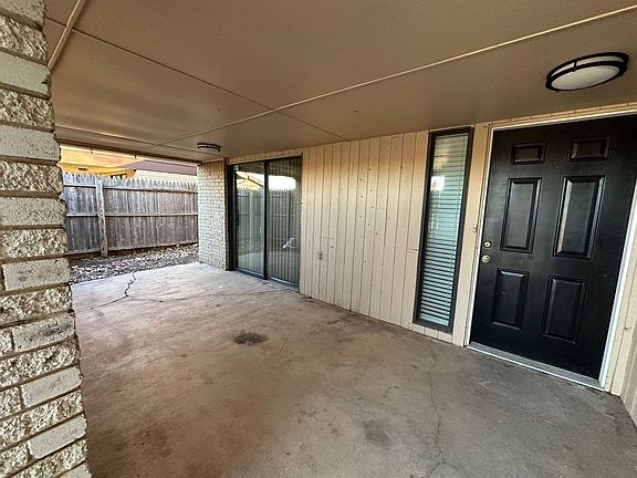 4th image of 8027 NW 104th St