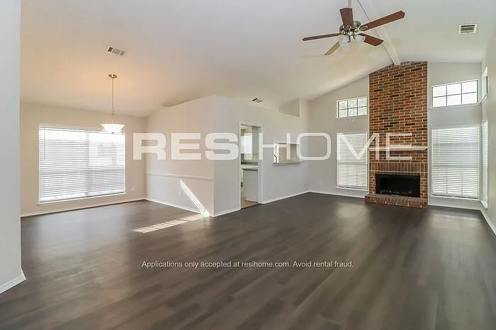 2621 Galemeadow Dr — Photo 6