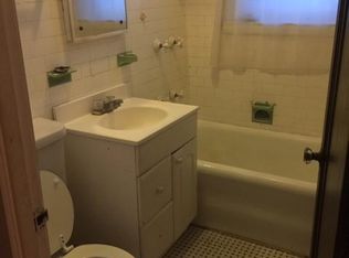 1127 W Patterson Ave #300, Chicago, IL 60613