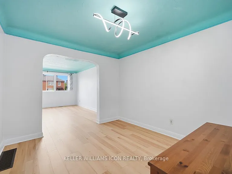 873 Woodroffe Ave — Photo 13