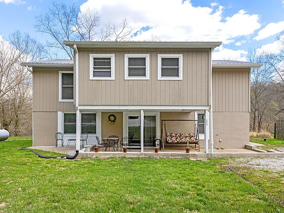 3rd image of 270 River Valley Rd