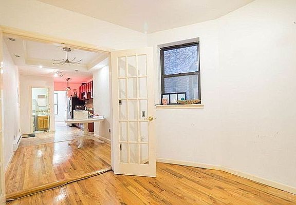 2nd image of 437 De Kalb Ave #2R