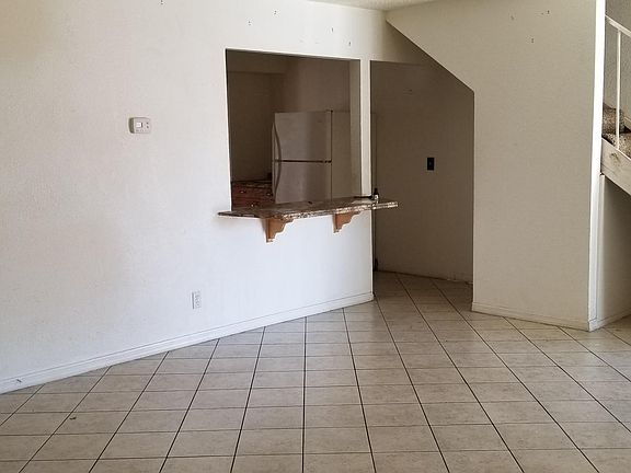 2nd image of 3958 Palos Verdes St