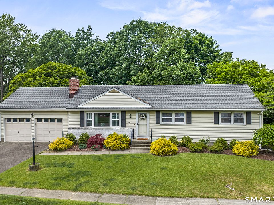 1st image of 55 Ridgefield Drive