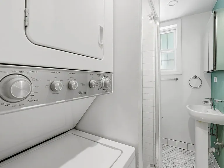 603 A St SE #B — Photo 17