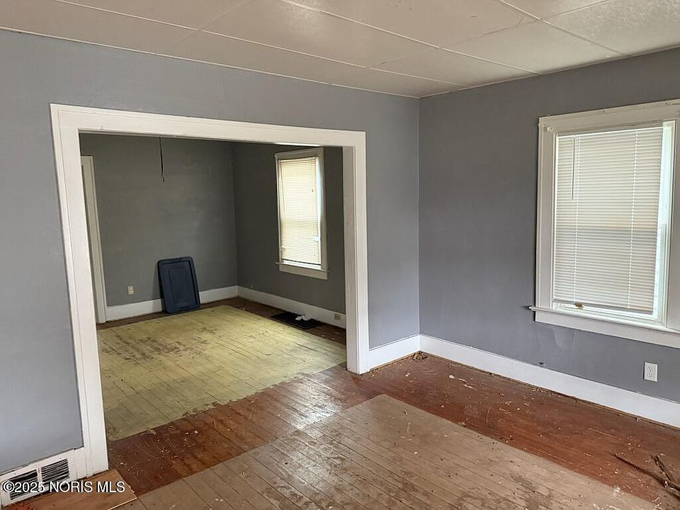 2nd image of 811 N University St