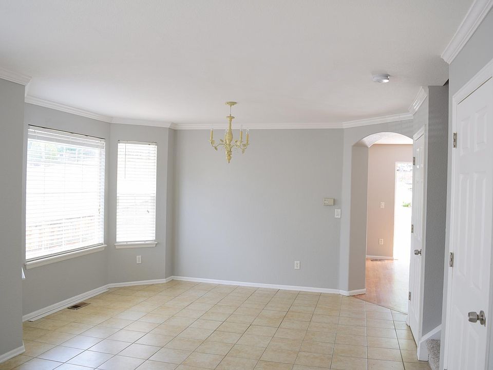 Sitting/Dining Room