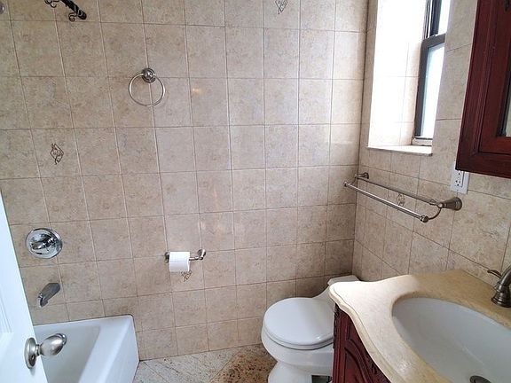 5th image of 25-95 37th St #D1