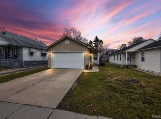 1976 Garrick Ave, Warren, MI 48091
