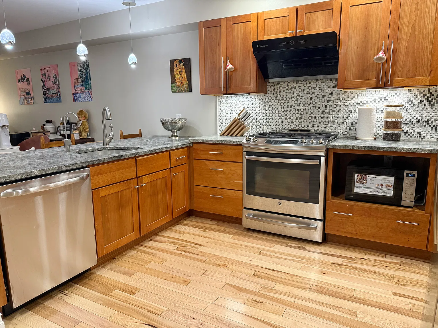 1 bed, 1.5 bath, 1096 sqft, $2,500 — Photo 1