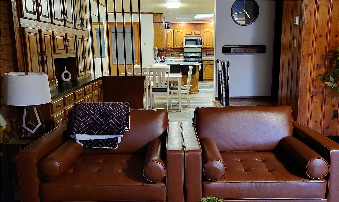 3 bed, 1.5 bath, 2034 sqft, $2,300 — Photo 4
