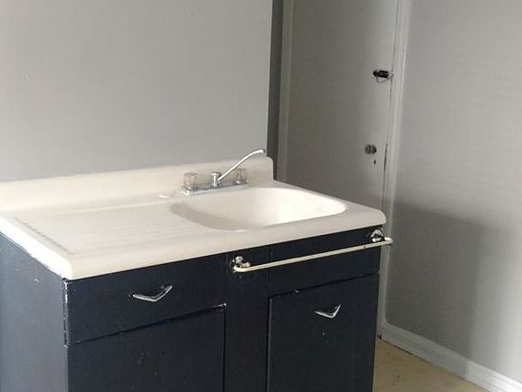 3rd image of 711 Elberon Ave APT 2