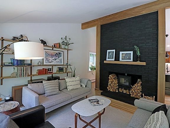 4th image of 6 Houghton Ln