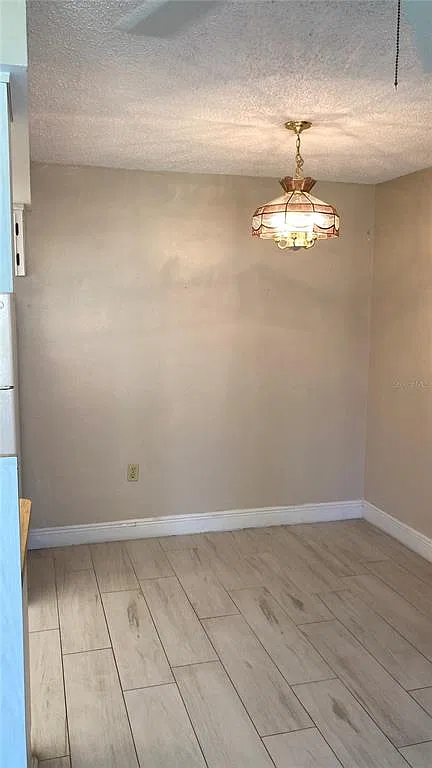 2 bed, 1.5 bath, 825 sqft, $1,330 — Photo 4