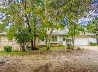 W5492 Stingle Rd, Black Creek, WI 54106