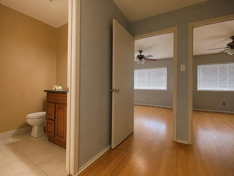 7913 Grove Ridge Dr — Photo 20