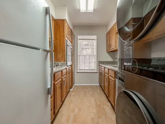 4th image of 7834 Broadway St